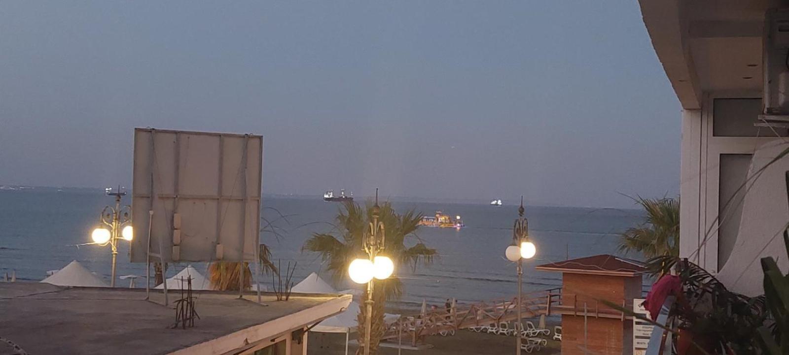 Paradise By The Sea Larnaca Buitenkant foto